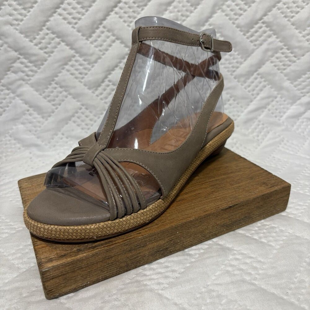 Sachelle Rising Morning Sandal Tan Leather Egg Heel Buckle Ankle T Strap Size 6